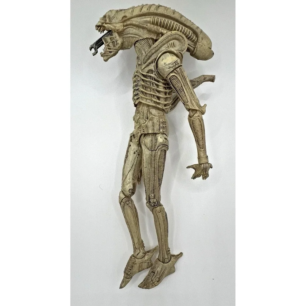 NECA Aliens Series 7 Xenomorph Prototype Suit 9